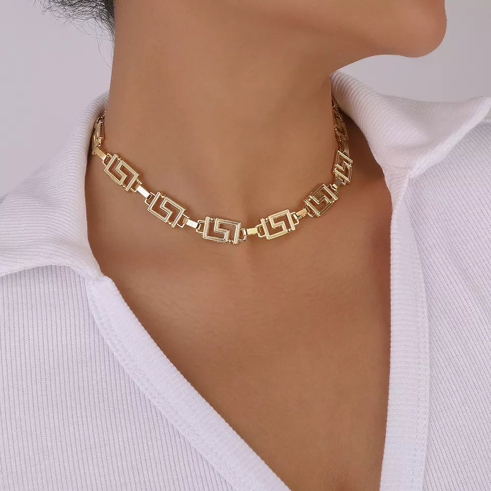 Simple Geometric Clavicle Necklace