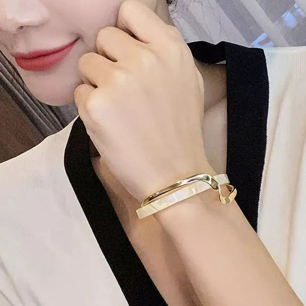 Light Luxury Double Layered Bracelet Gold Plated