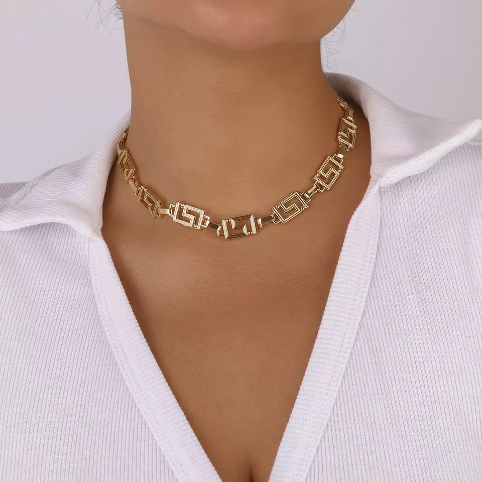 Simple Geometric Clavicle Necklace